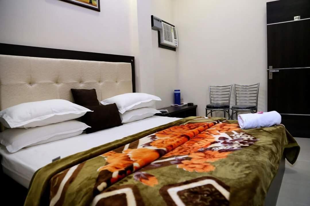 Hotel White Tulip Амритсар Экстерьер фото
