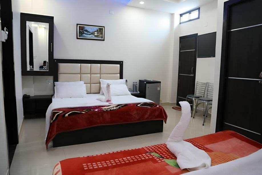 Hotel White Tulip Амритсар Экстерьер фото
